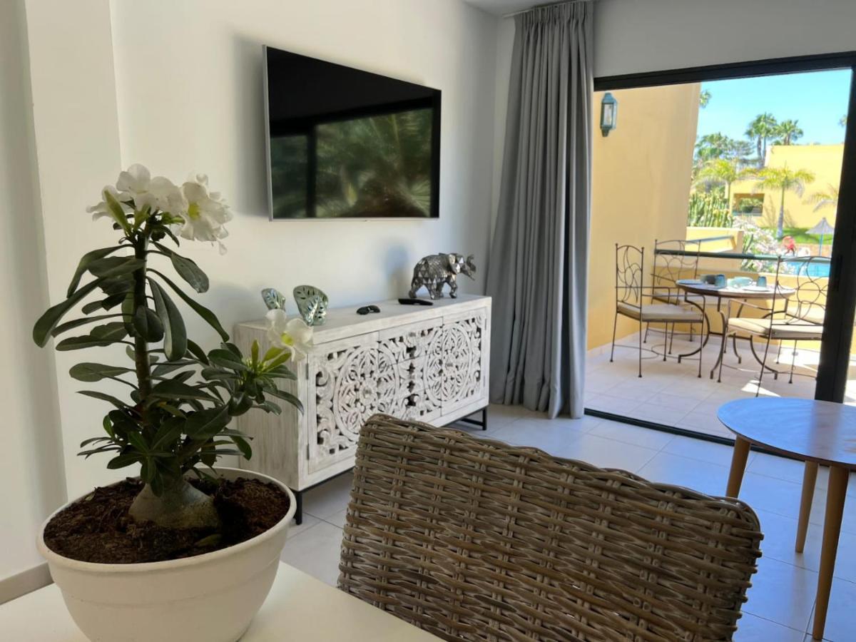 Atlantic Garden Andrew Apartments Pool Air Conditioning 코라레호 외부 사진