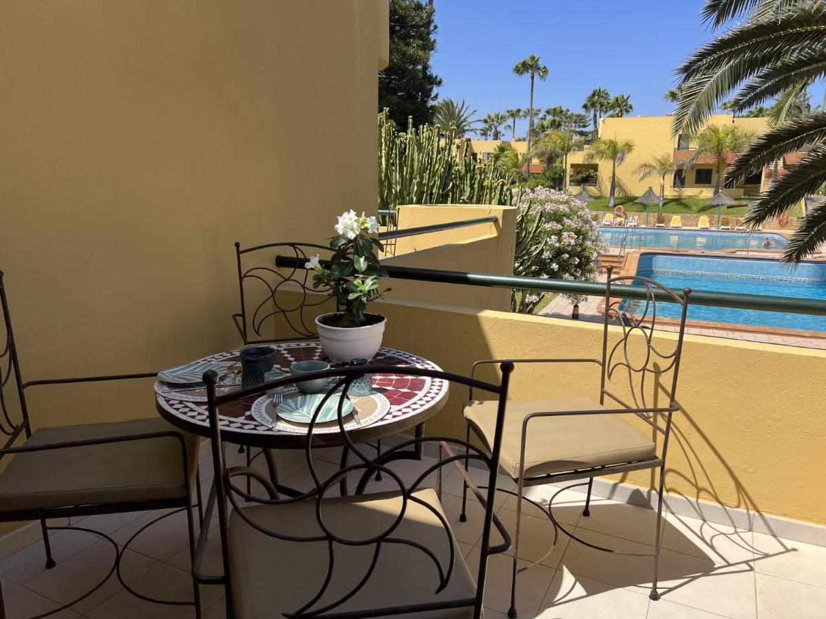 Atlantic Garden Andrew Apartments Pool Air Conditioning 코라레호 외부 사진