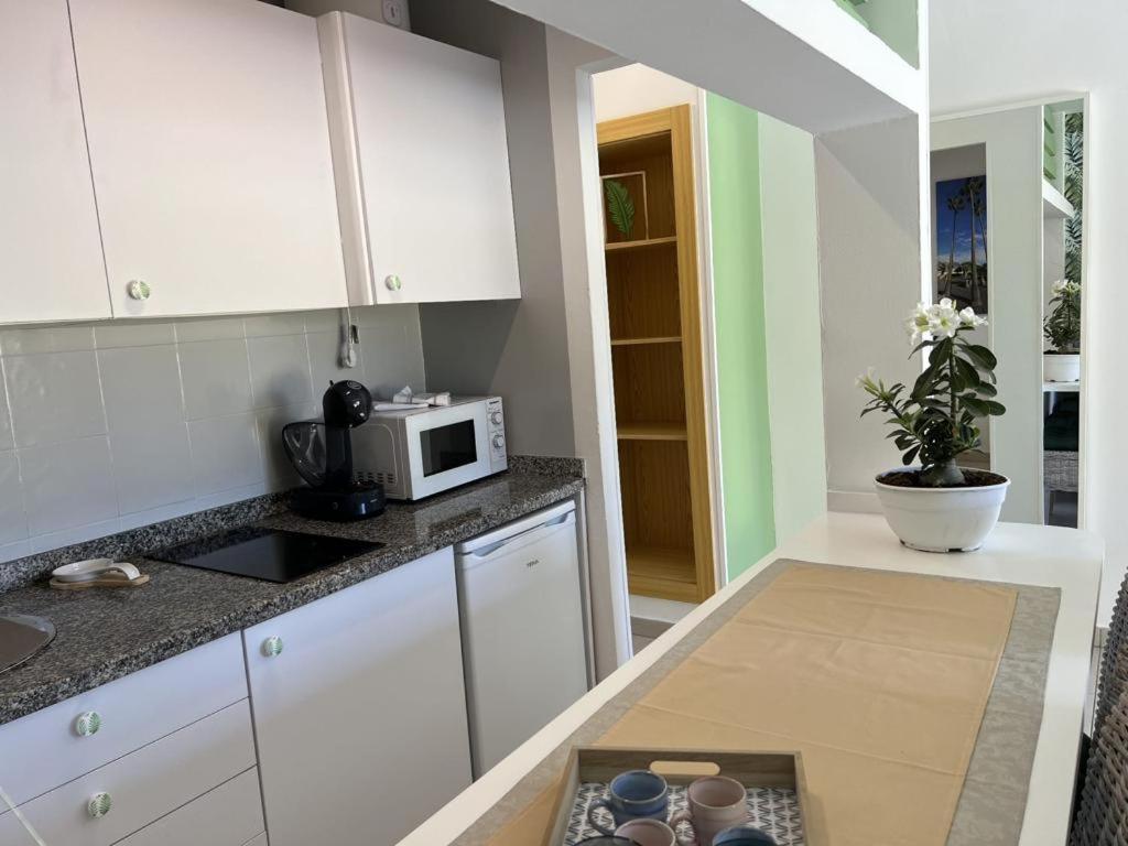 Atlantic Garden Andrew Apartments Pool Air Conditioning 코라레호 외부 사진