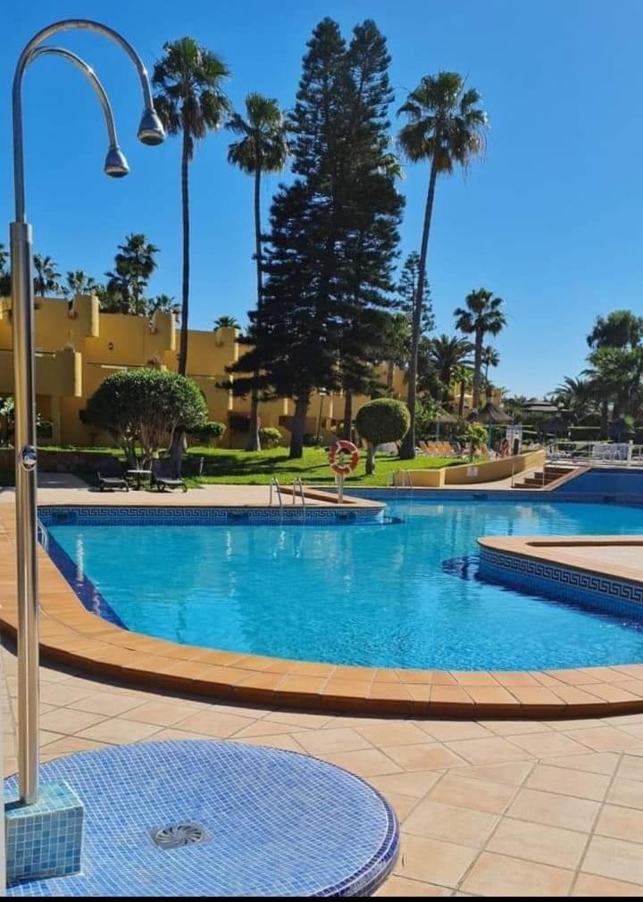 Atlantic Garden Andrew Apartments Pool Air Conditioning 코라레호 외부 사진
