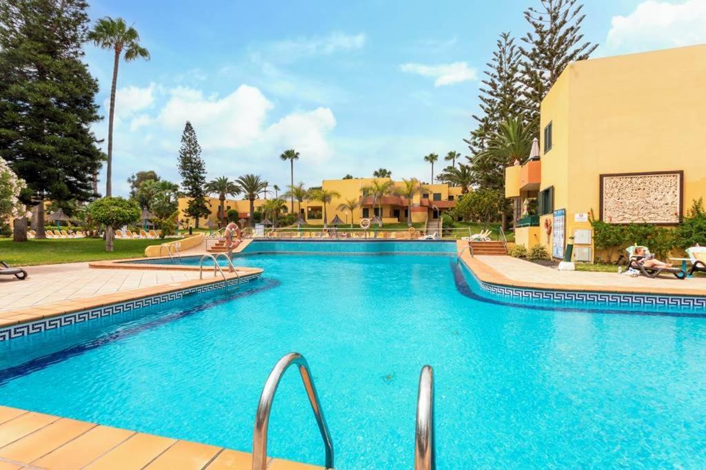Atlantic Garden Andrew Apartments Pool Air Conditioning 코라레호 외부 사진